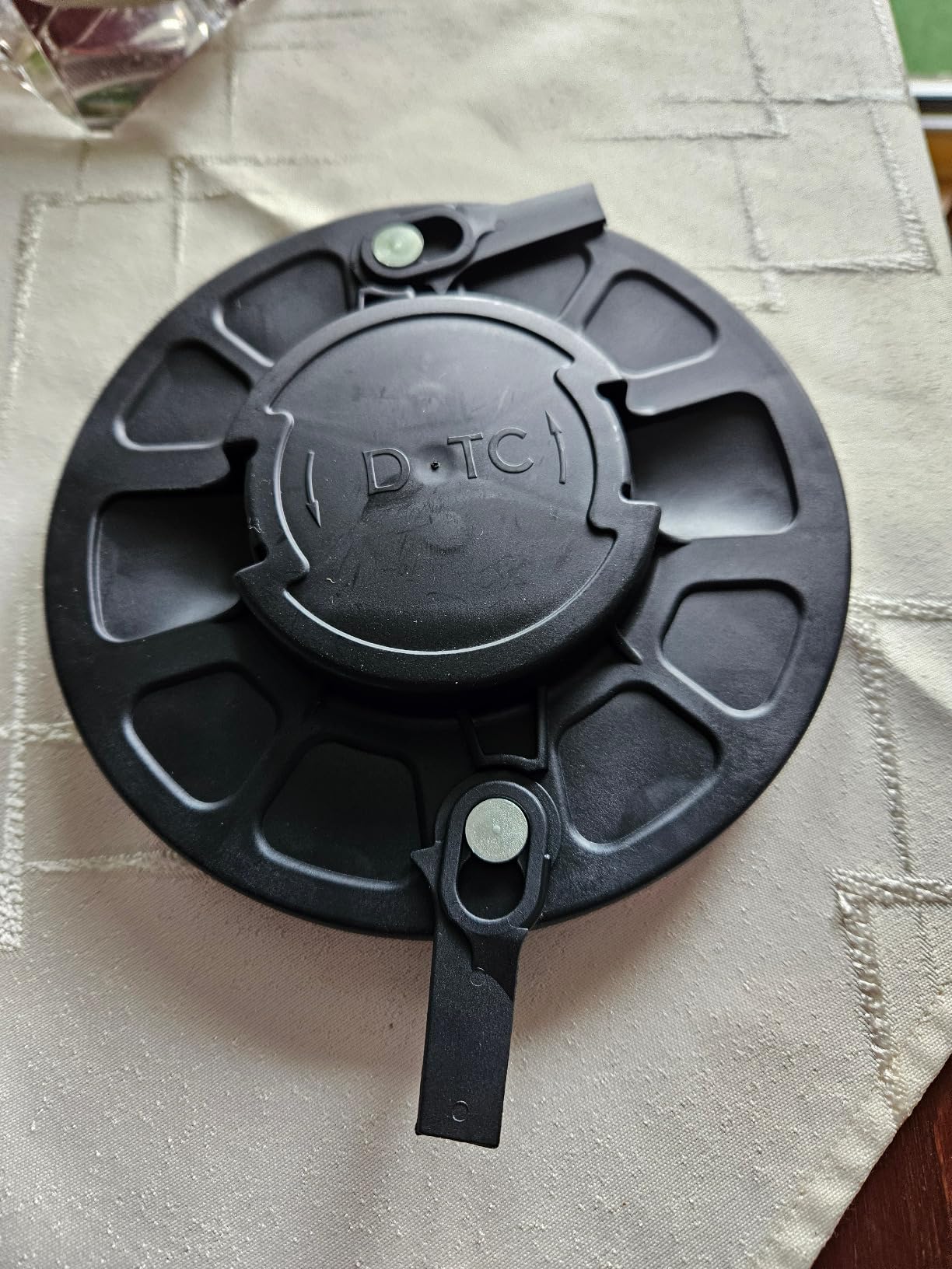 Guter Kabeltrimmer für Kanten