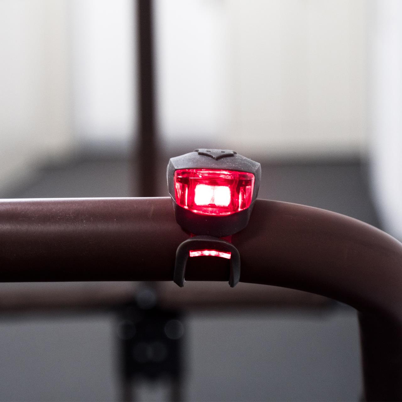 fuxtec-bollerwagen-r-cklicht-rot-led-sicherheitsleuchte image 6