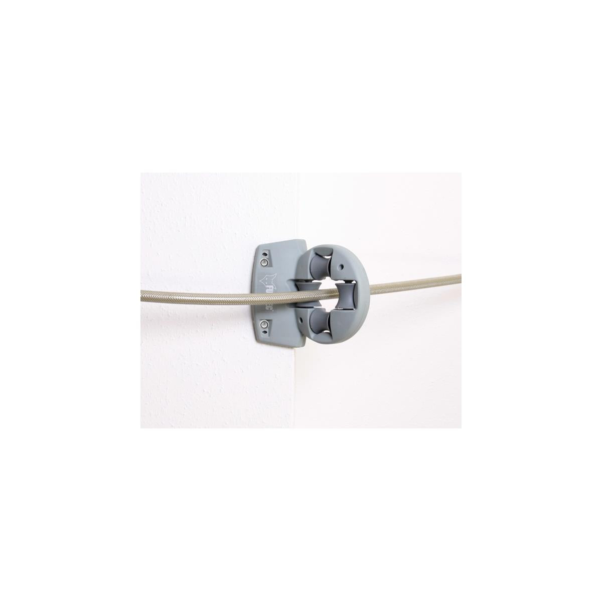 fuxtec-wasserschlauch-f-hrung-universell-f-r-ebene-fl-chen-und-wandecken image 2